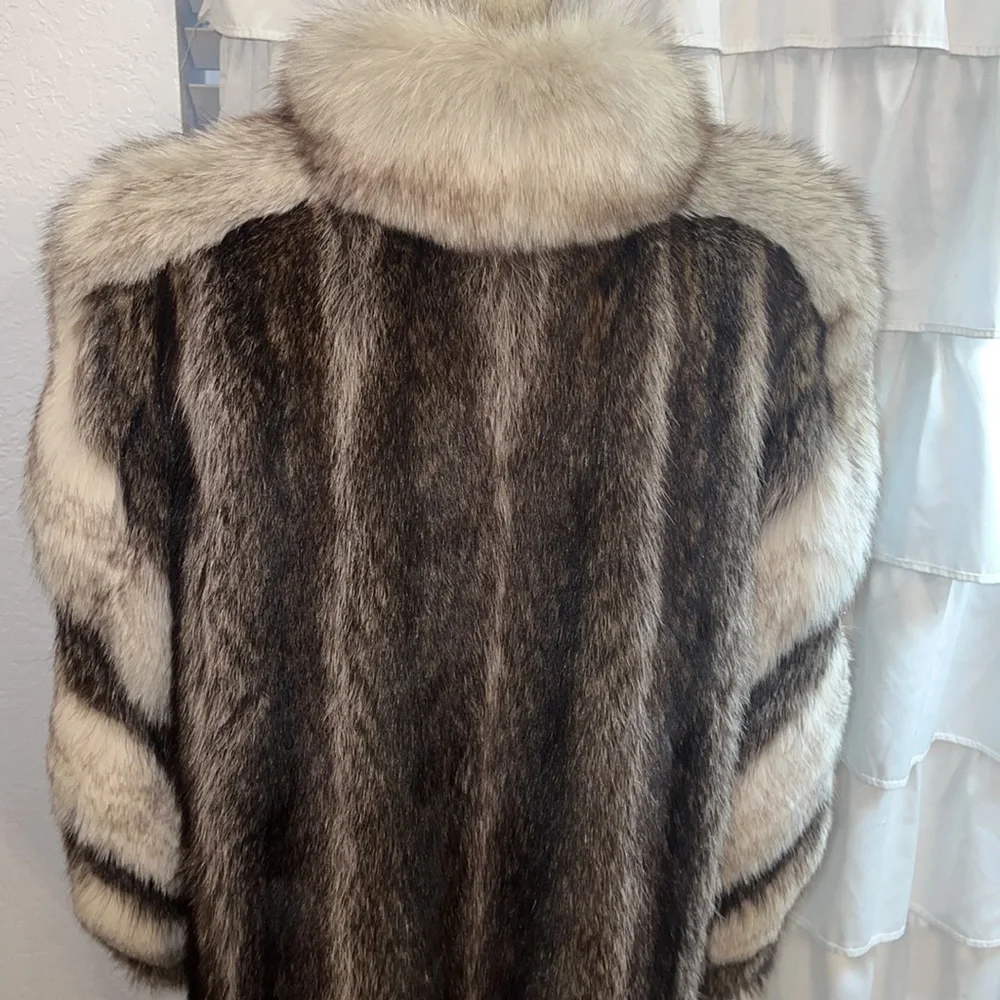 Blue fox & raccoon fur - Picture 5 of 12